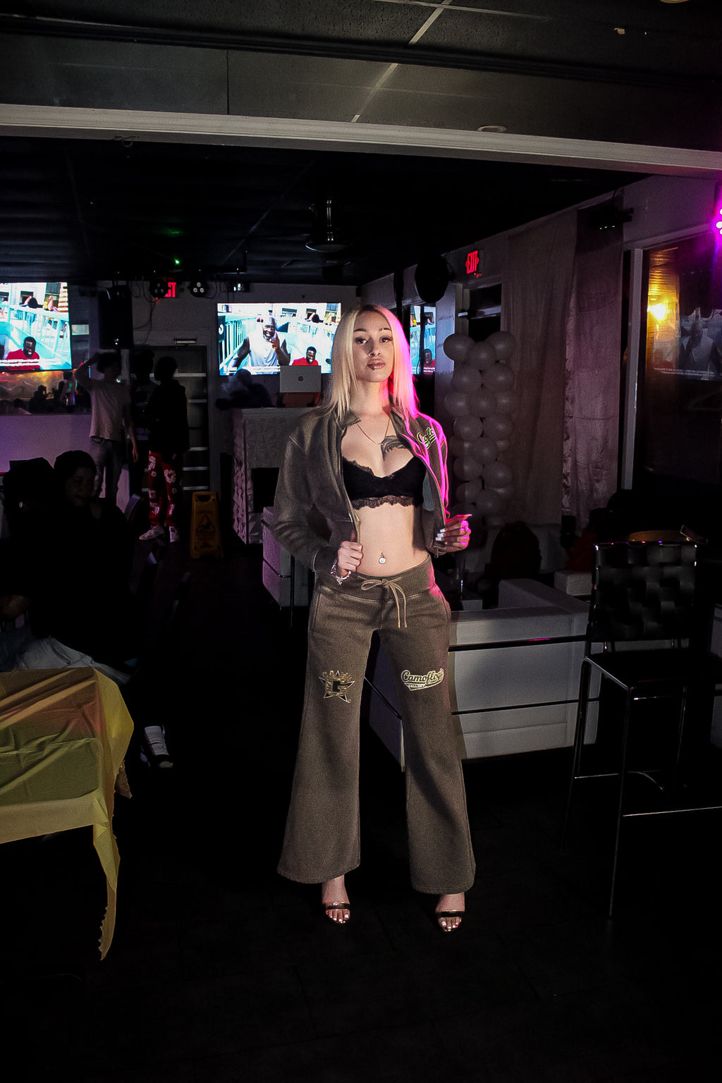 Camoflogic Brick by brick Cropped Hoodie